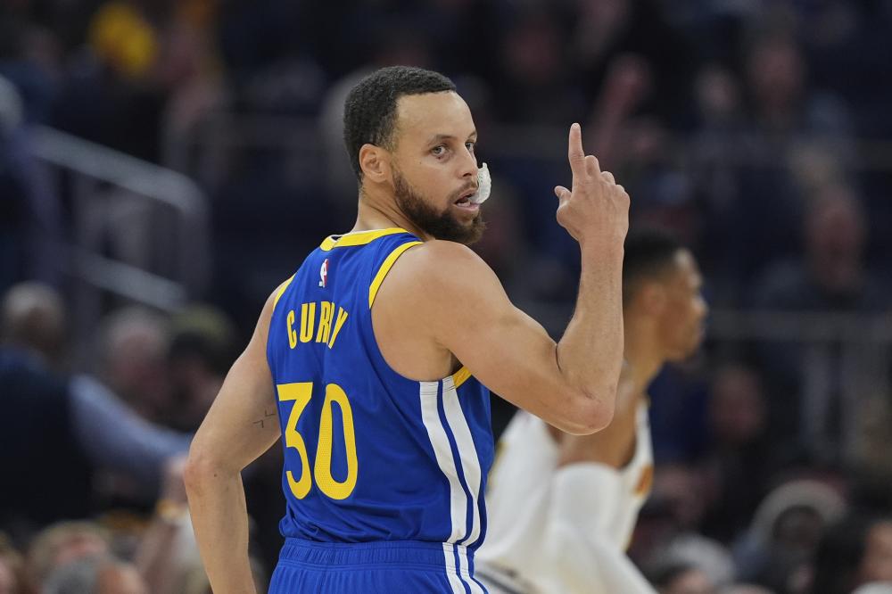 猛龙遭遇4连败，近7战6负，回顾此前豪取9连胜的辉煌时刻（猛龙陷入低迷：遭遇4连败、近7战6负，重温此前9连胜的高光时刻）